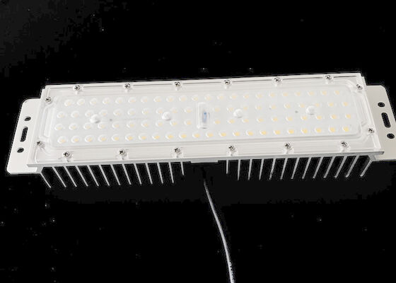ซื้อ 84LED 60 องศา SMD3030 ส่วนประกอบไฟถนน LED 140lm / w การผลิตออนไลน์