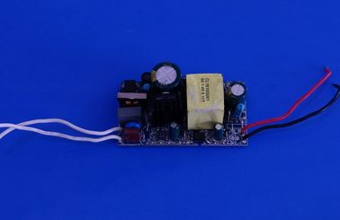 โปรแกรมควบคุมไฟถนน Led 24w ประสิทธิภาพสูง 700ma คงที่ในปัจจุบัน Ac110v / 220v