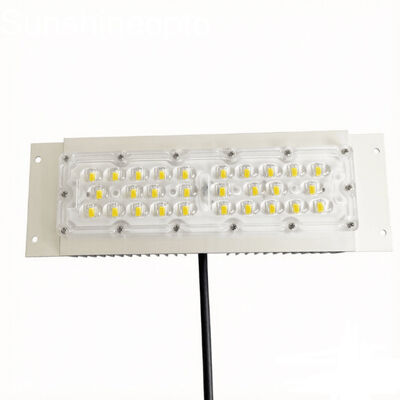 โมดูลไฟถนน LED 28PCS 7070 พร้อมเลนส์ออปติคัล 158 × 103 ° โซลูชันระบบไฟส่องสว่างถนนกำลังสูง 48V