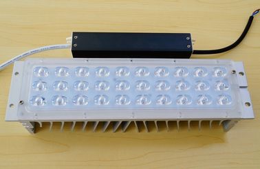 ชุดติดตั้งเพิ่มโมดูลไฟถนน LED ขนาด 10 x 10w พร้อมไดรเวอร์ LED คงที่ในปัจจุบัน